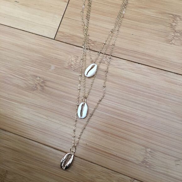 Marvelous Triple Layer Cowrie Shell Necklace (H3) - Picture 6 of 8